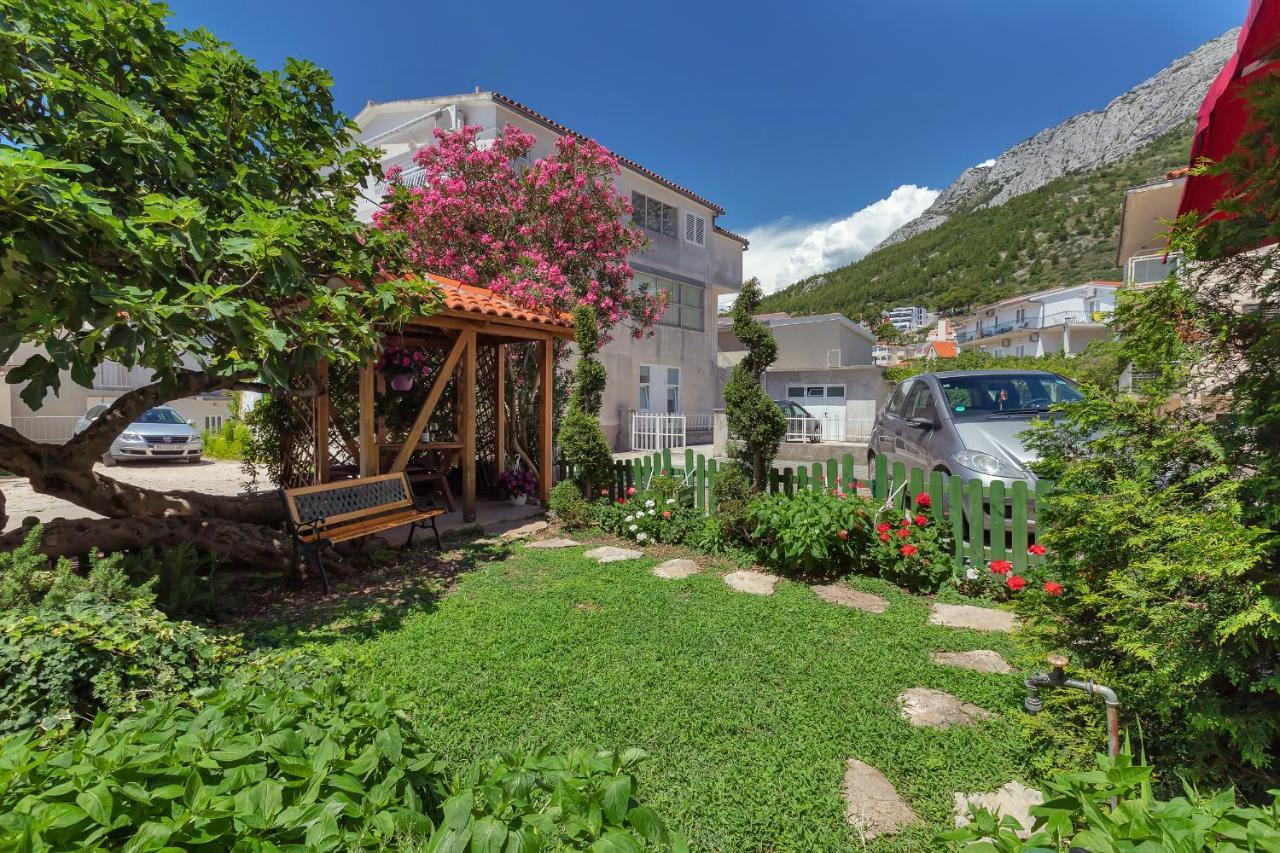 Apartmani Luna Baška Voda エクステリア 写真