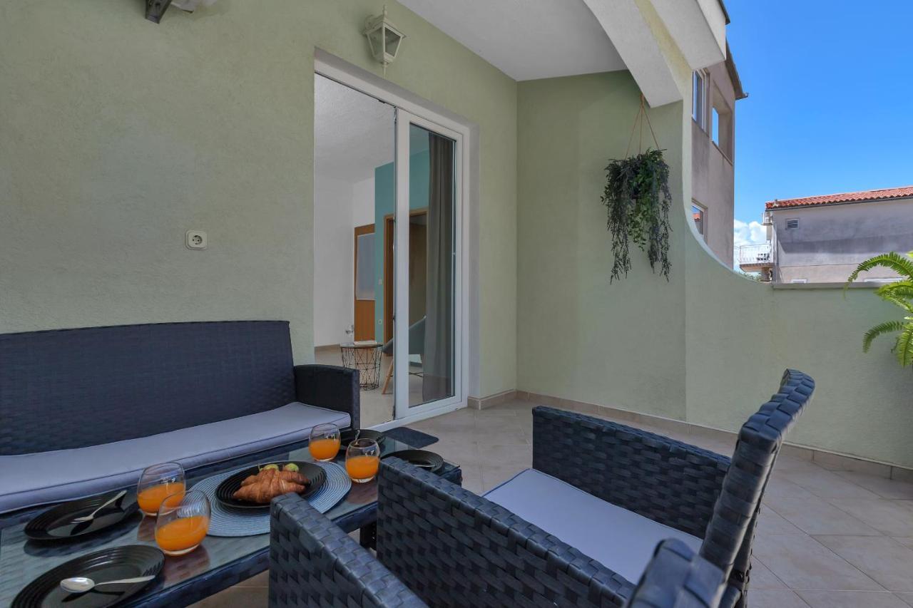 Apartmani Luna Baška Voda エクステリア 写真