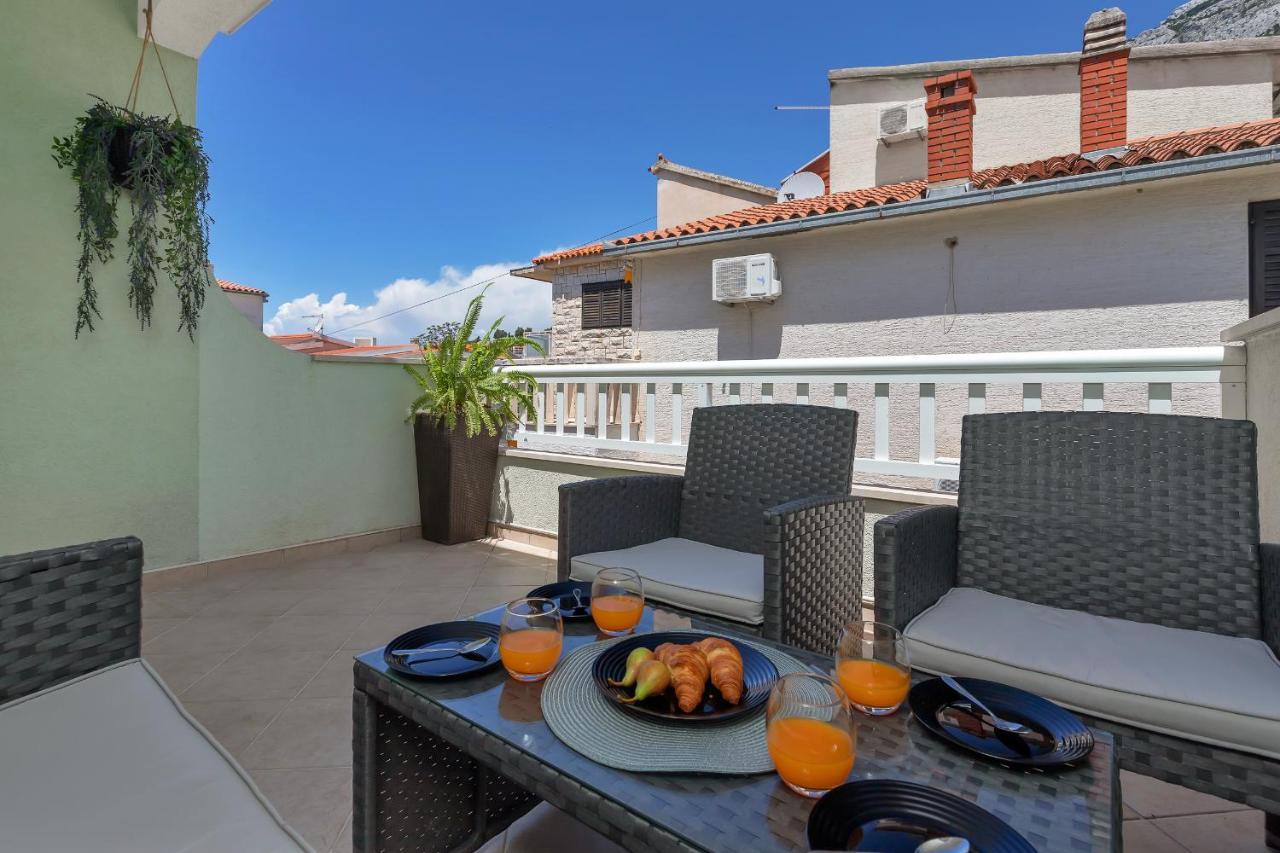 Apartmani Luna Baška Voda エクステリア 写真
