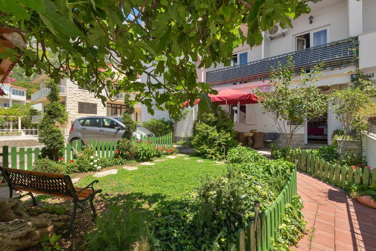 Apartmani Luna Baška Voda エクステリア 写真
