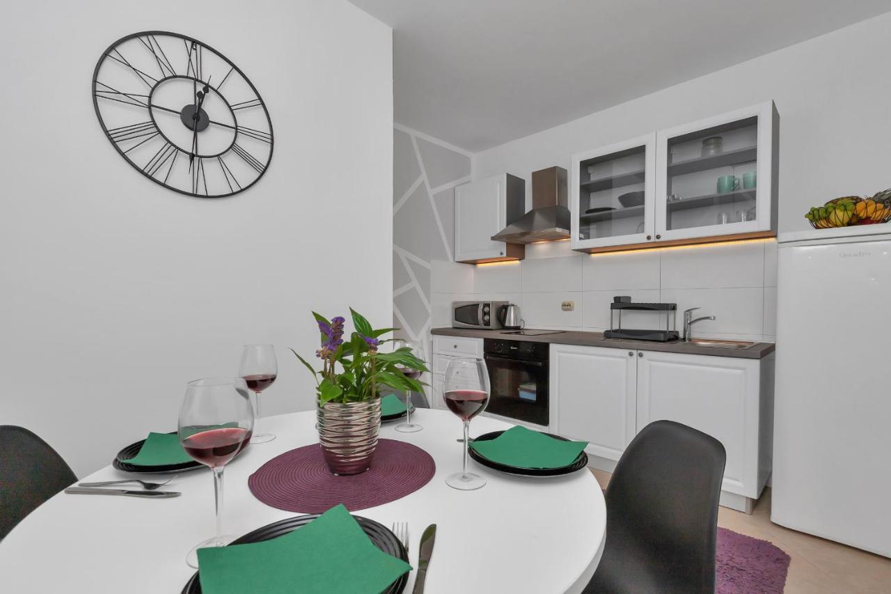 Apartmani Luna Baška Voda エクステリア 写真