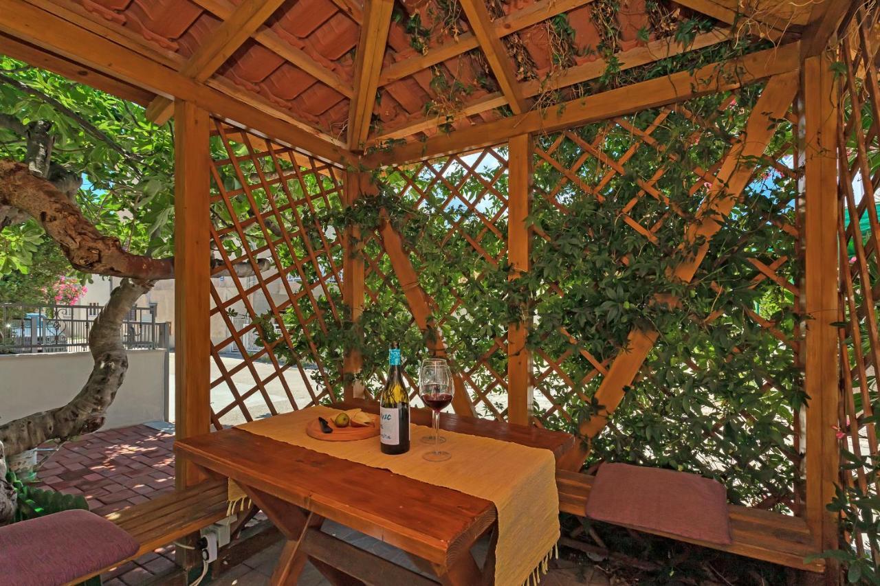 Apartmani Luna Baška Voda エクステリア 写真
