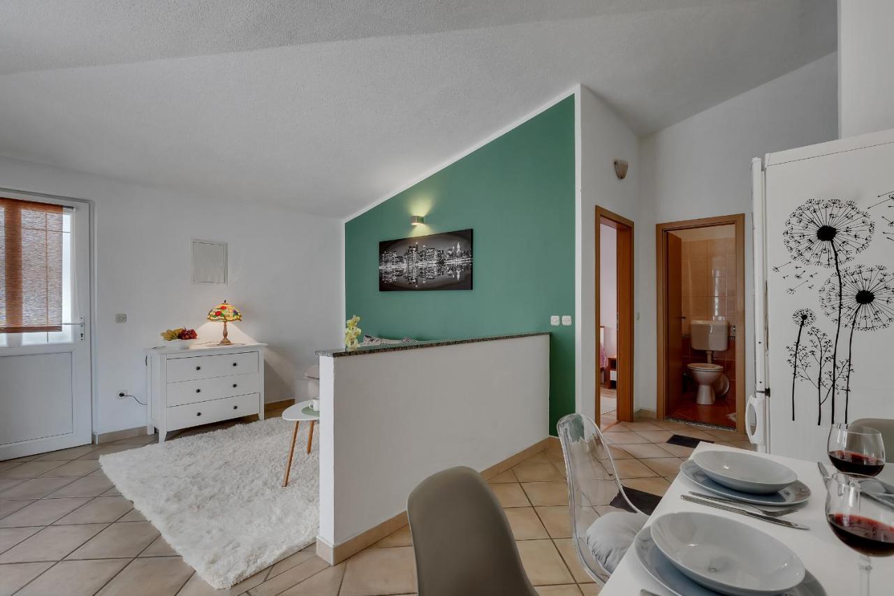 Apartmani Luna Baška Voda エクステリア 写真