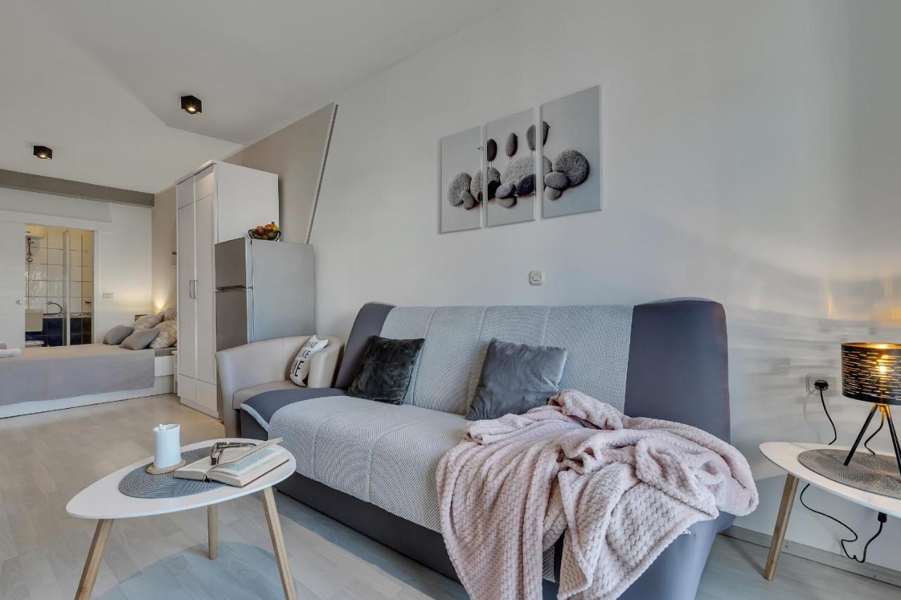 Apartmani Luna Baška Voda エクステリア 写真