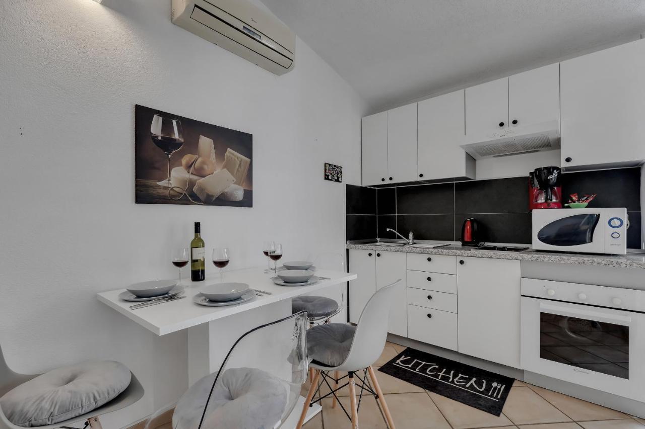Apartmani Luna Baška Voda エクステリア 写真
