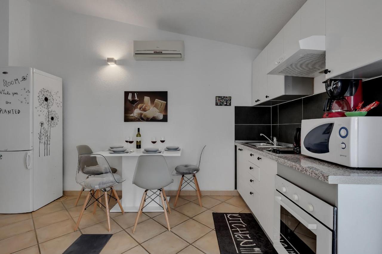 Apartmani Luna Baška Voda エクステリア 写真